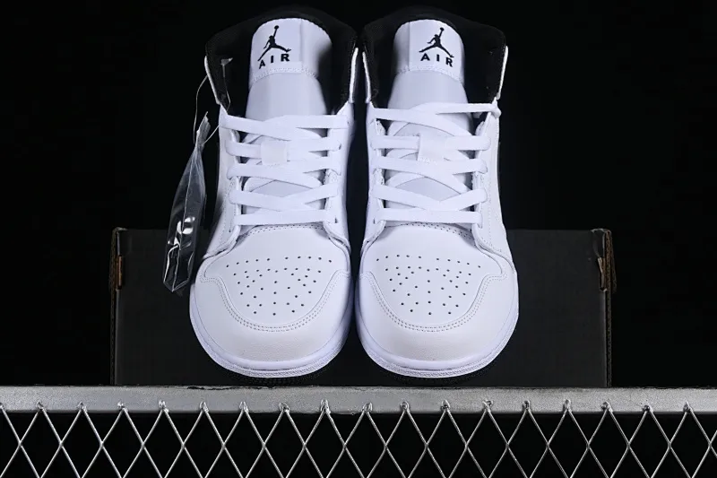 All categories Air Jordan Jordan series basketball shoes Air Jordan 1 Mid Air Jordan 1 Mid AJ1 Joe 1 classic white and black Chinese culture and leisure sneakers DQ8423-132